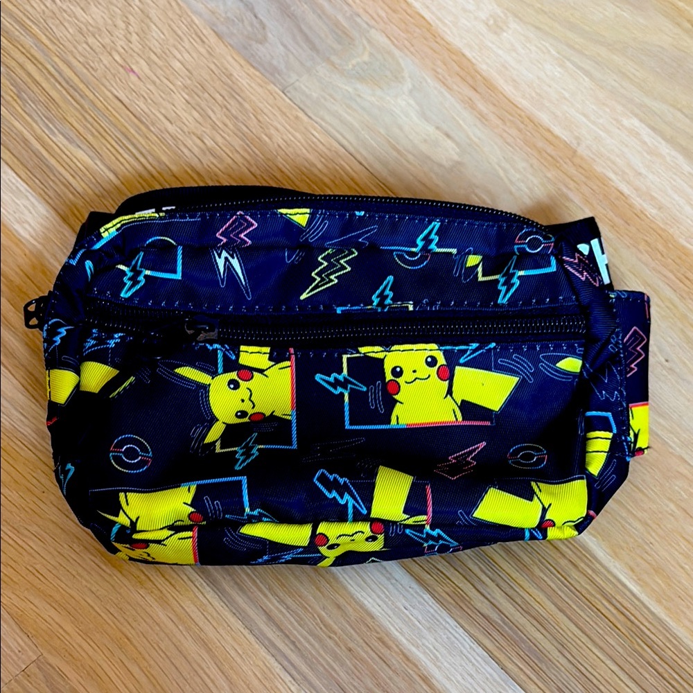 POKÉMON FANNY PACK